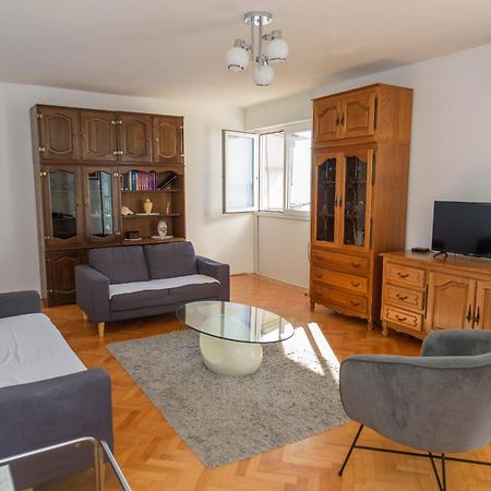 Sunny Apartment Omiš Esterno foto