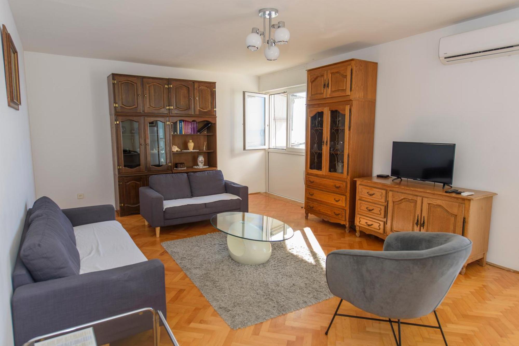 Sunny Apartment Omiš Esterno foto