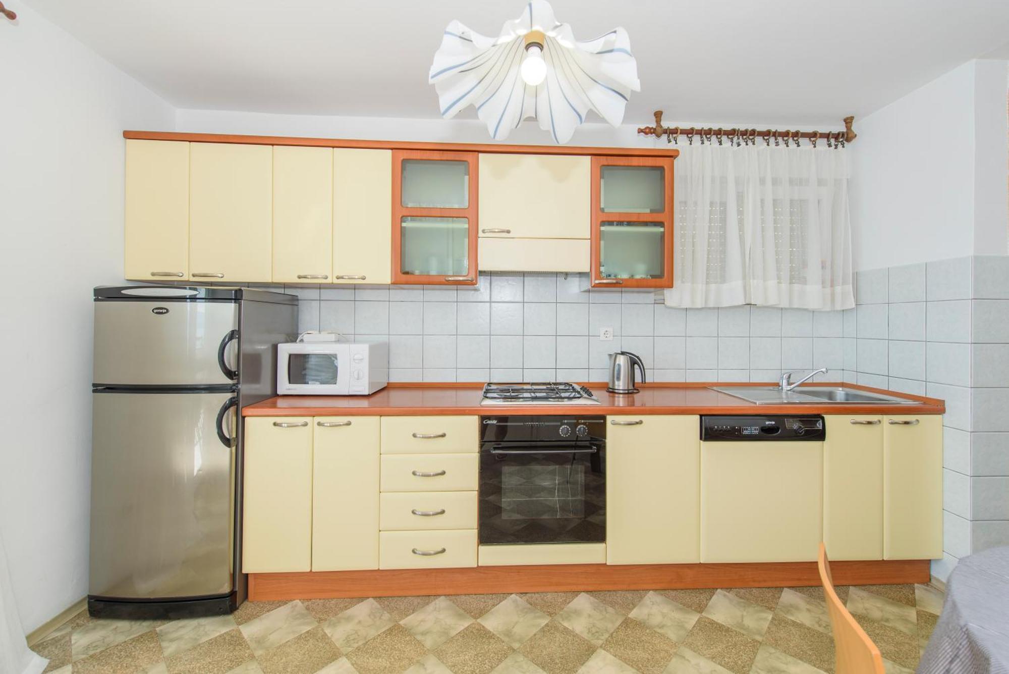 Sunny Apartment Omiš Esterno foto