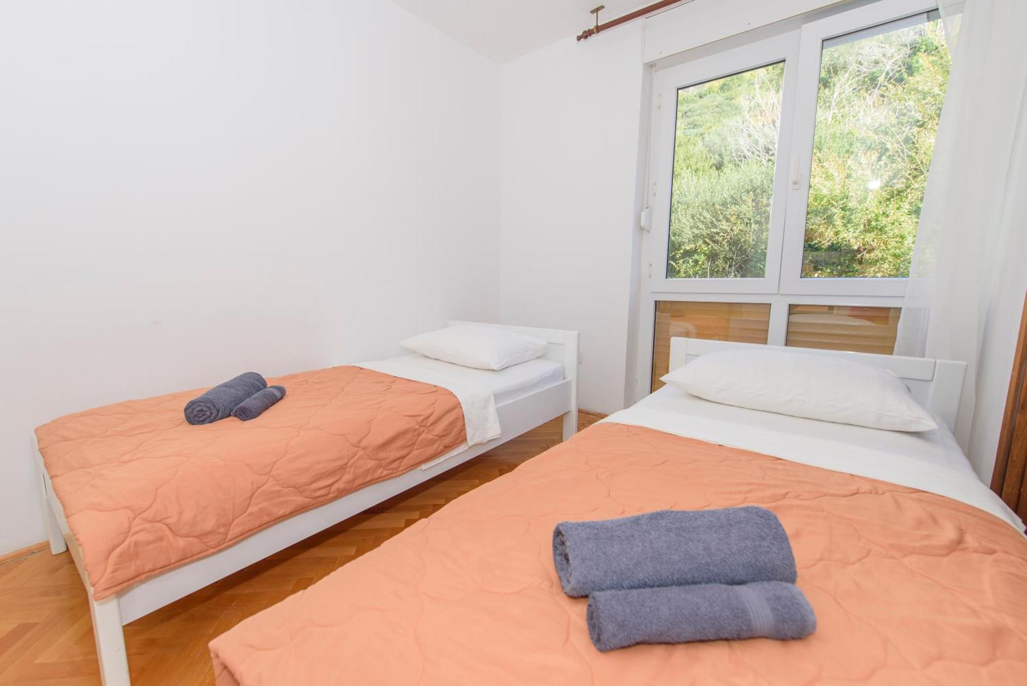 Sunny Apartment Omiš Esterno foto