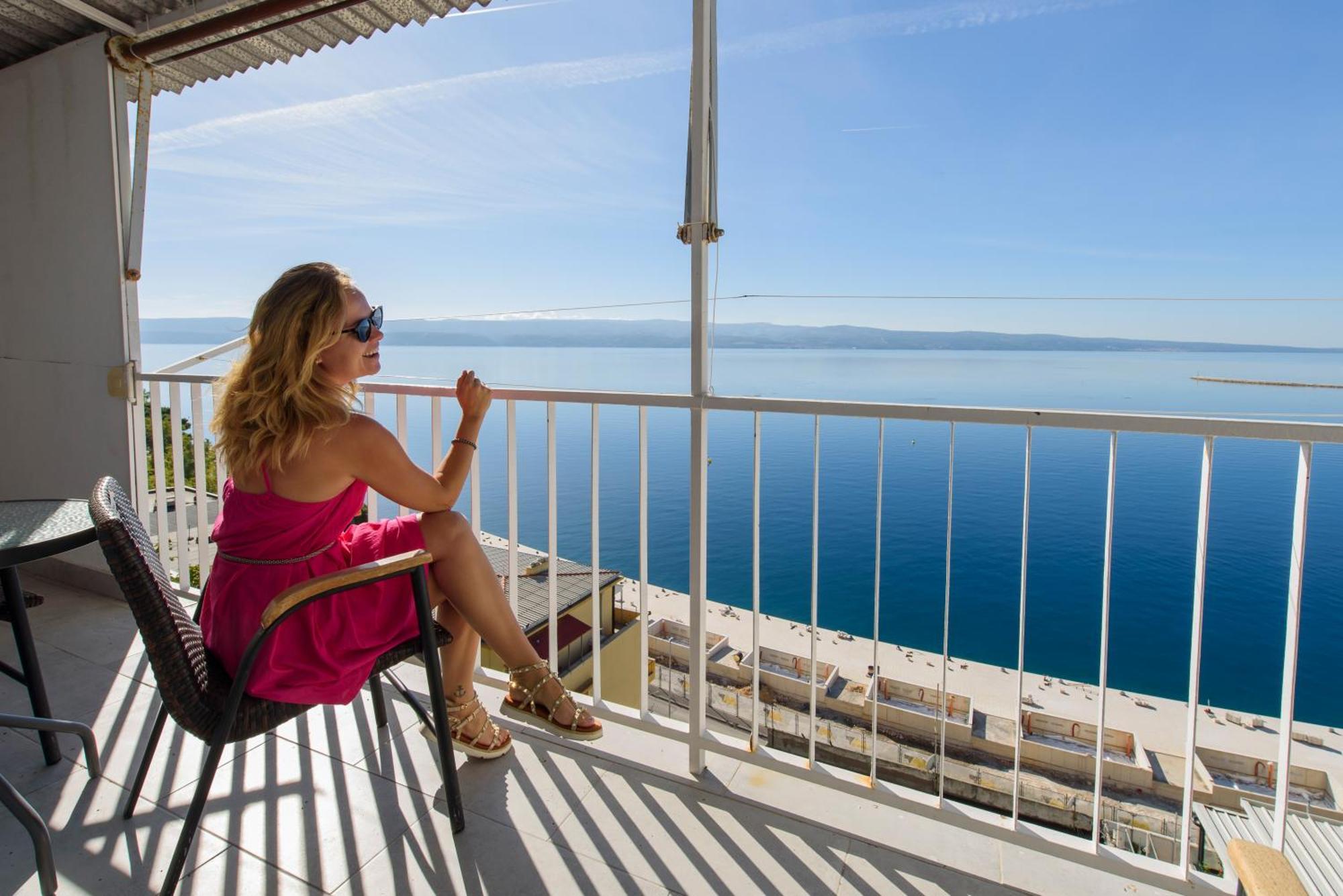 Sunny Apartment Omiš Esterno foto