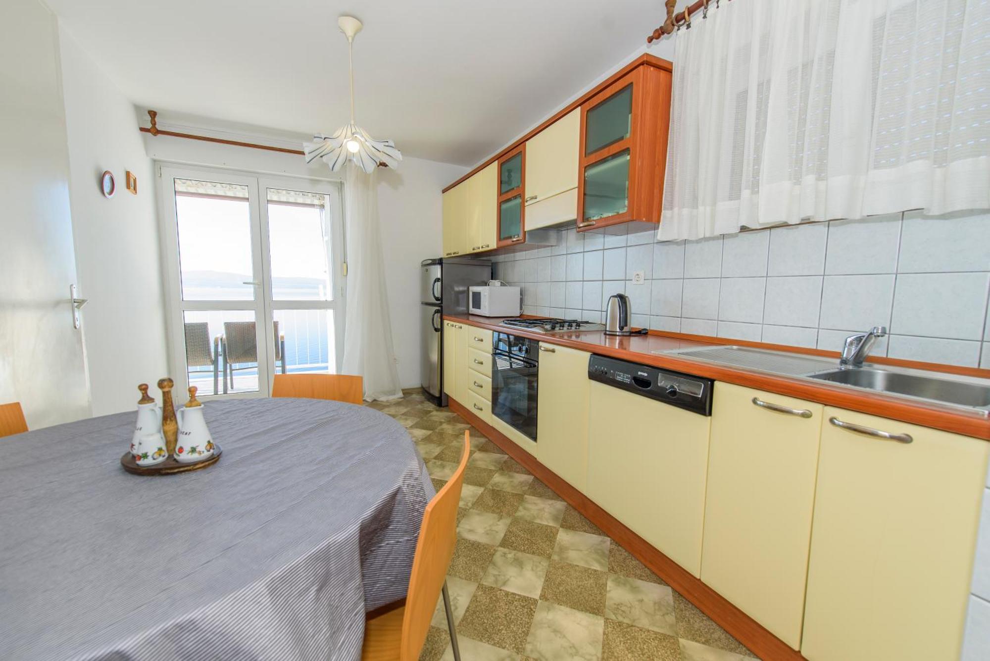 Sunny Apartment Omiš Esterno foto
